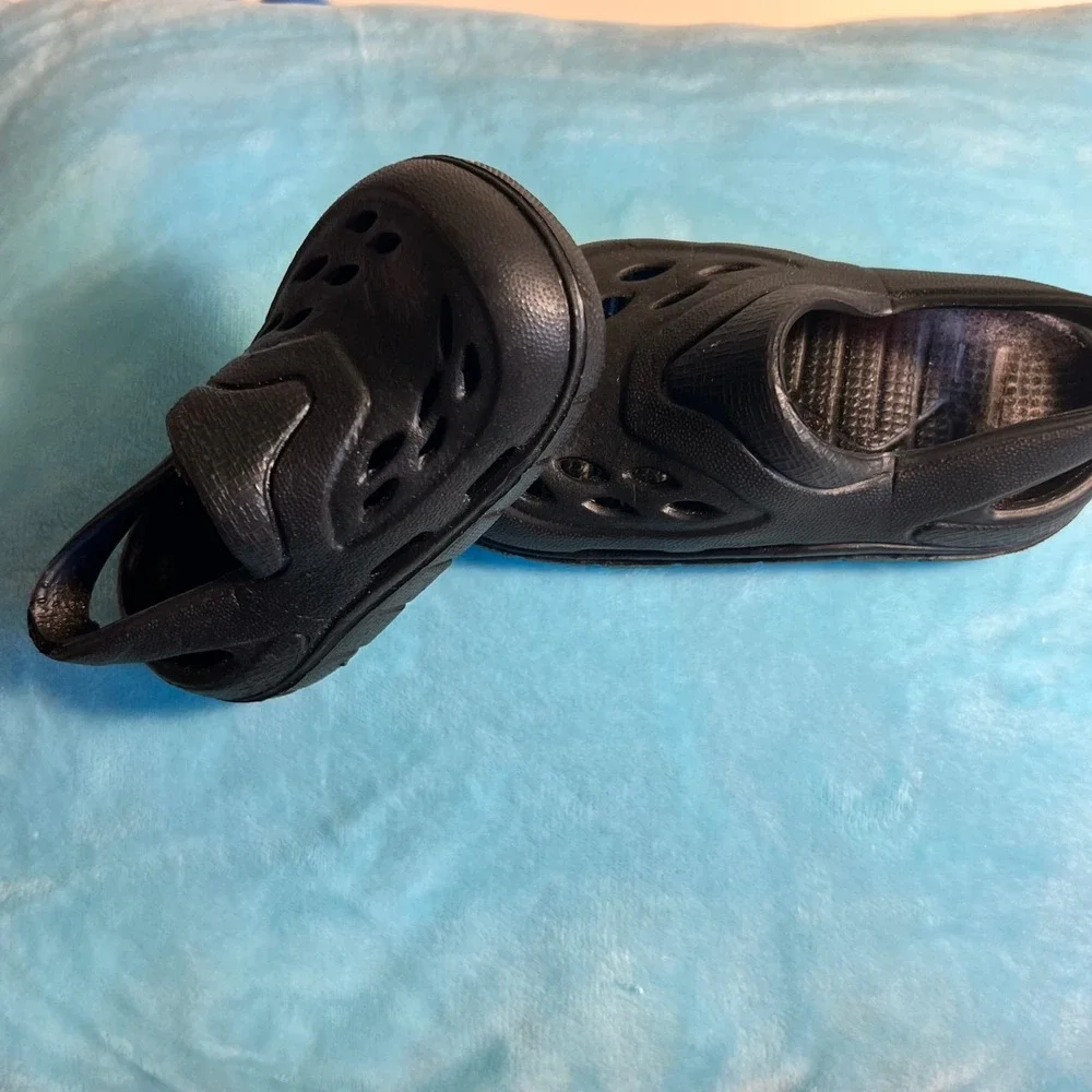 Size 3 Toddler Clogs Black Lightweight Breathable Made in USA Slip-On‎